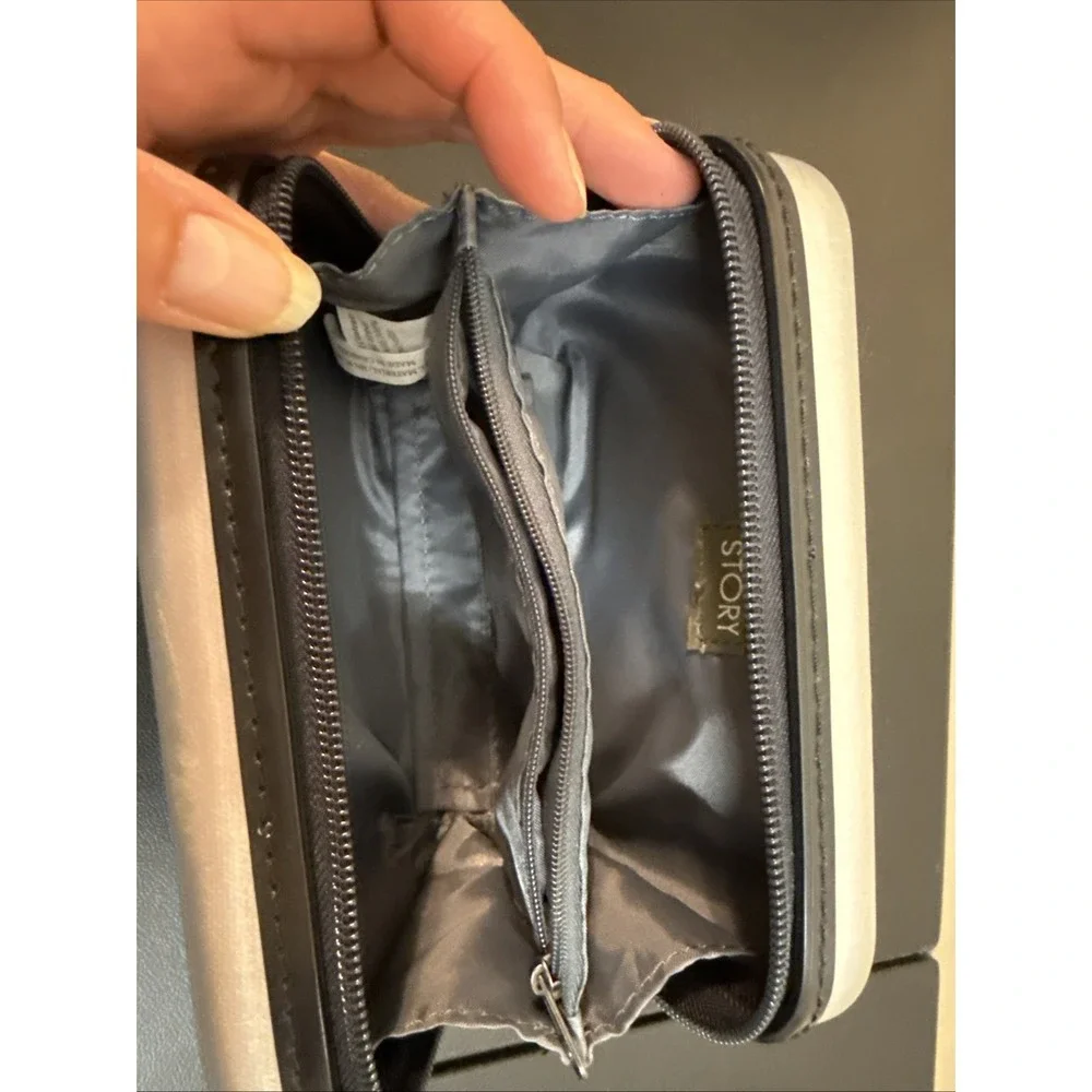 Lof Of 2 Open Story Target Hard-side Case  Silver And Black Travel Case